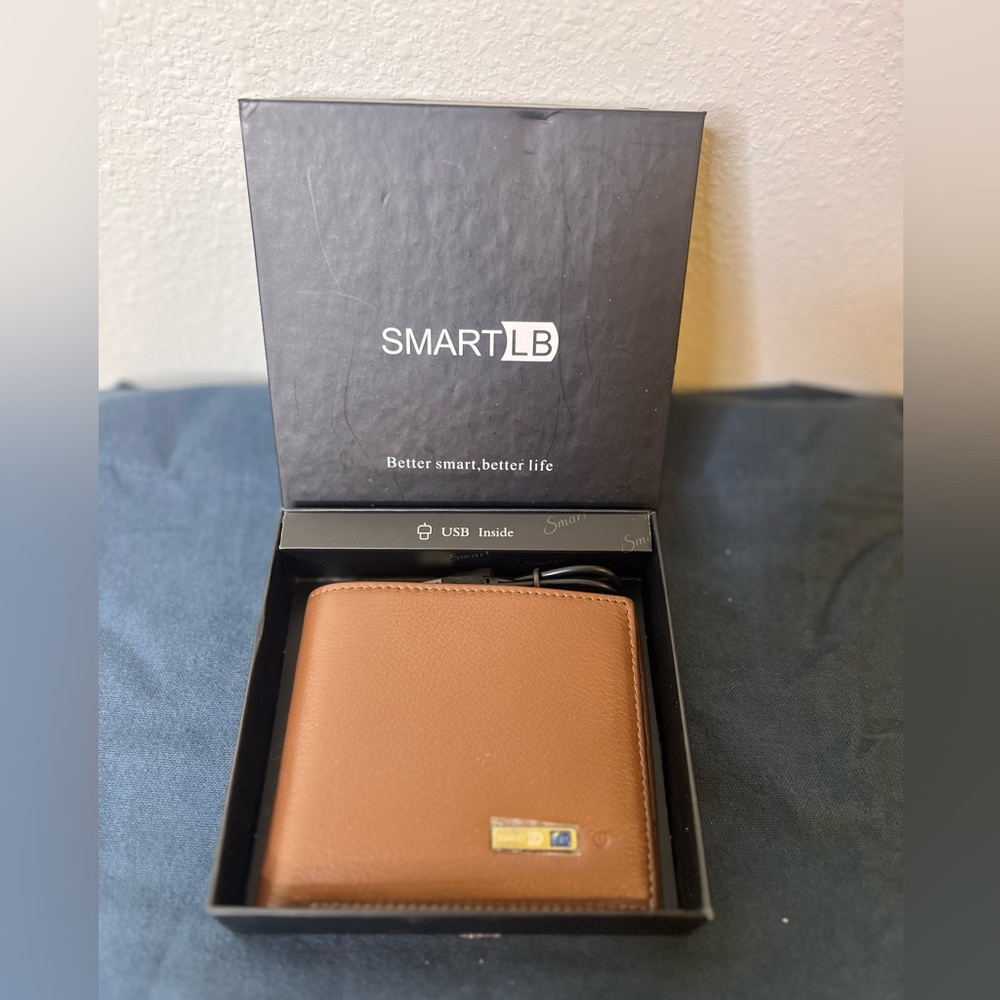 SmartLB - new - smart wallet with USB cable included